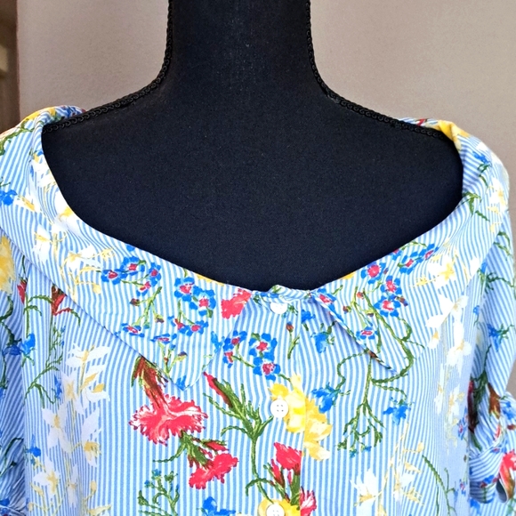 Cool, soft 100% Rayon, cute button-up floral blouse in size XL for comfort. - Picture 3 of 8